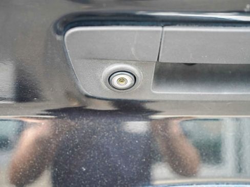 Used 2018 RAM 1500 Laramie w/ Convenience Group AWD/4WD image 39