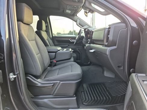 Used 2023 Chevrolet Silverado 1500 LT AWD/4WD image 19