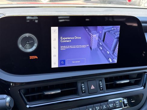 Used 2025 Lexus ES 350 w/ Premium Package image 25