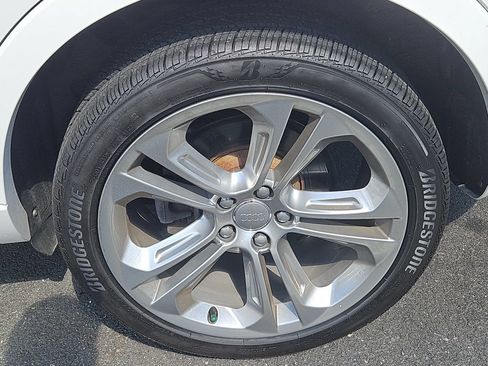 Used 2018 Audi Q3 2.0T Premium Plus w/ Premium Plus Package AWD/4WD image 8
