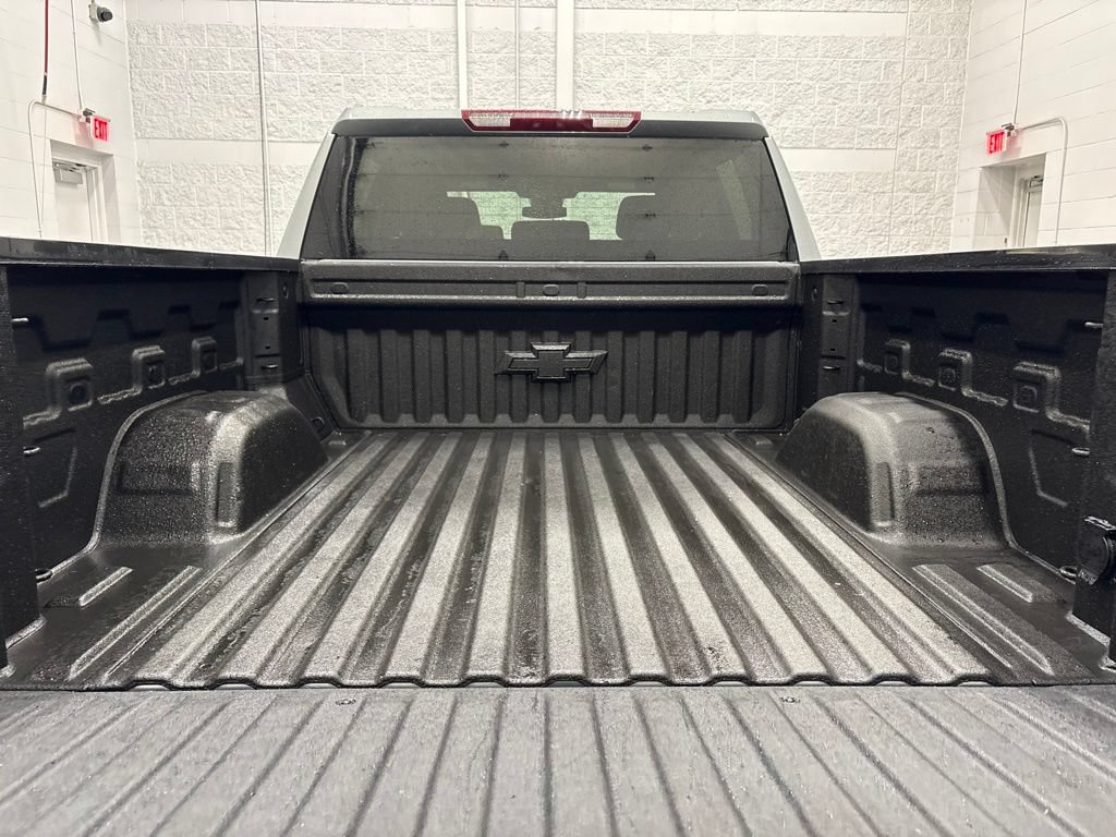 Used 2024 Chevrolet Silverado 1500 LT AWD/4WD image 6