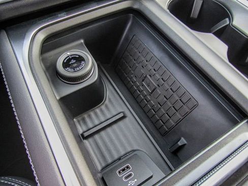 New 2025 Ford Expedition Max Platinum w/ Driver's Package image 21