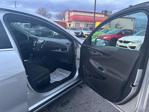 Used 2020 Chevrolet Malibu LT image 19