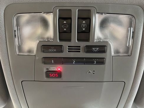 Used 2019 Toyota Highlander Limited Platinum AWD/4WD image 28
