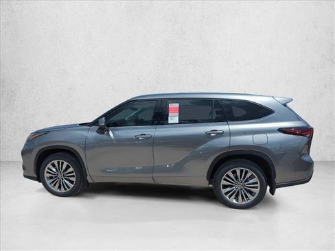 New 2026 Toyota Highlander Platinum AWD/4WD image 9