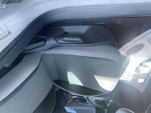 Used 2024 Volkswagen Taos S image 6