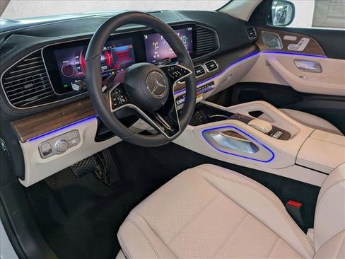 New 2026 Mercedes-Benz GLS 450 4MATIC image 3