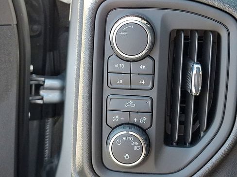 Used 2025 Chevrolet Silverado 1500 Custom Trail Boss w/ LPO, Dark Essentials Package image 25