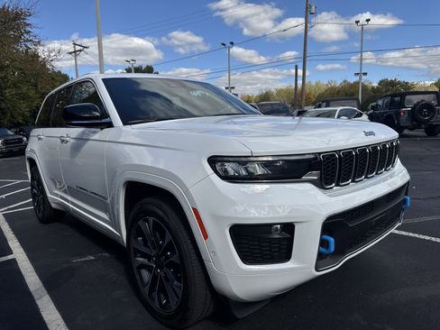 Certified 2023 Jeep Grand Cherokee Overland AWD/4WD image 1