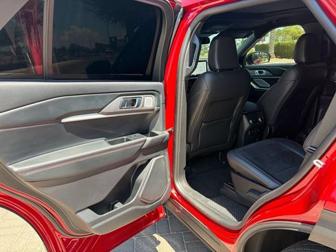 Used 2025 Ford Explorer ST w/ Sun And Sound Package AWD/4WD image 9