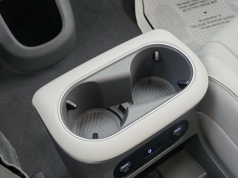 Certified 2023 Hyundai Ioniq 5 SEL w/ Cargo Package image 10