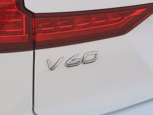 Used 2020 Volvo V60 T5 Cross Country AWD/4WD image 12