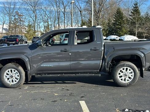 New 2026 Toyota Tacoma SR5 image 4
