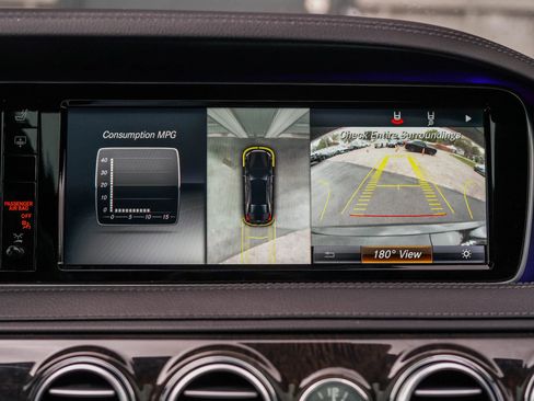 Used 2017 Mercedes-Benz S 550 Sedan image 19