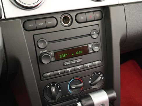 Used 2006 Ford Mustang GT image 41