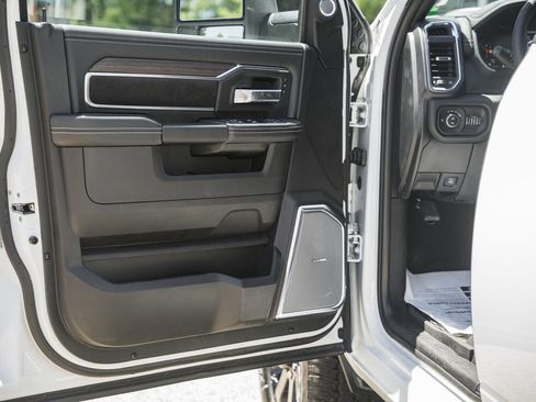 New 2026 RAM 2500 Laramie AWD/4WD image 44