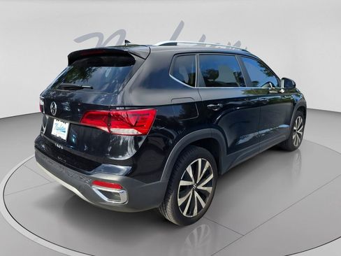 Certified 2024 Volkswagen Taos SE FWD image 4