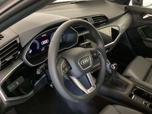 New 2025 Audi Q3 2.0T Premium image 9