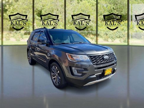 Used 2016 Ford Explorer Platinum AWD/4WD image 3