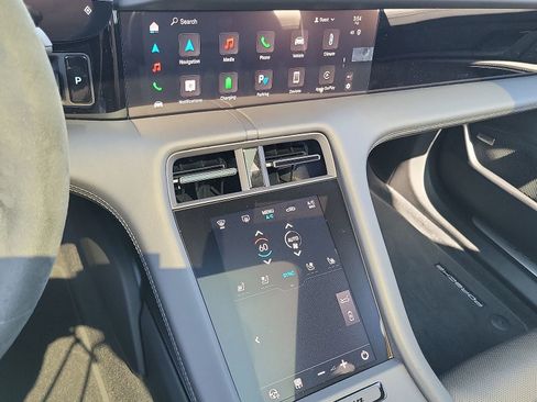 New 2025 Porsche Taycan 4S AWD/4WD image 17