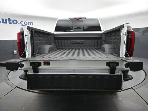 Used 2025 GMC Sierra 2500 Denali w/ Technology Package image 13