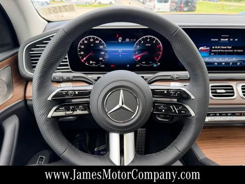 New 2026 Mercedes-Benz GLS 450 4MATIC image 19