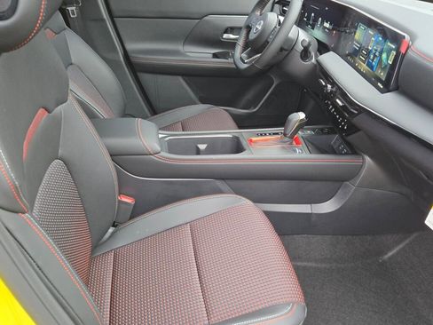 New 2026 Nissan Kicks SR w/ SR Premium Package image 5