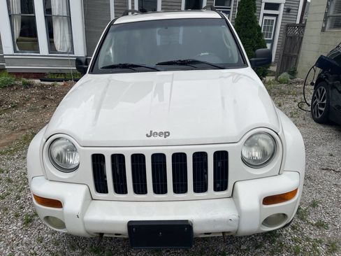 Used 2004 Jeep Liberty Limited image 3