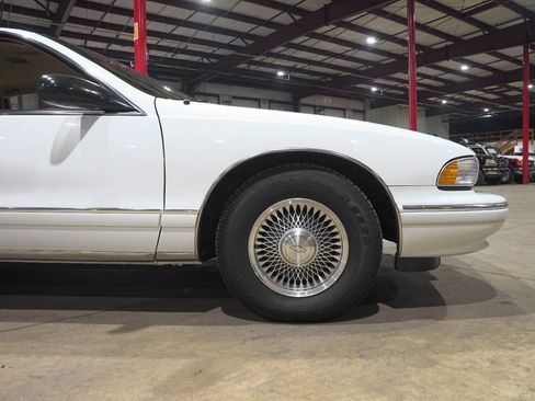Used 1996 Chevrolet Impala SS RWD image 11