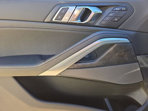 New 2026 BMW X6 xDrive40i w/ Executive Package image 15