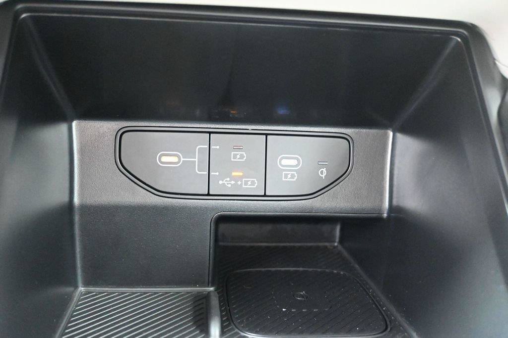 Used 2025 Kia Sorento S FWD image 13