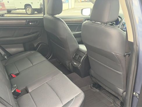 Used 2018 Subaru Outback 3.6R Limited image 45