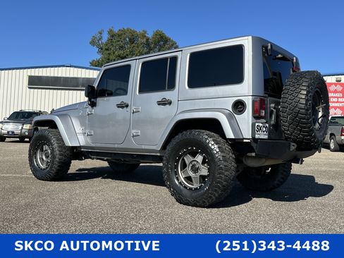 Used 2017 Jeep Wrangler Unlimited Sahara w/ Connectivity Group image 3