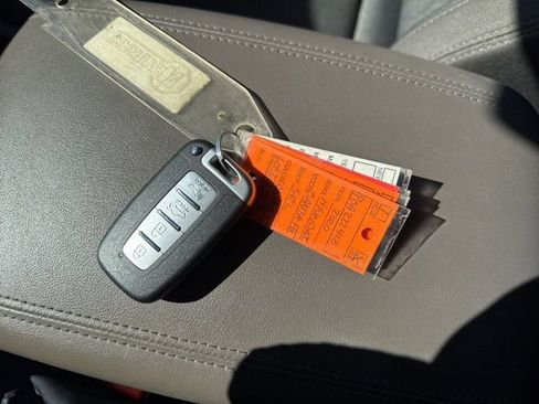 Used 2020 Hyundai Santa Fe SEL image 9