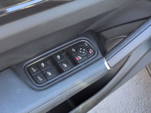 Used 2022 Porsche Cayenne Coupe image 15