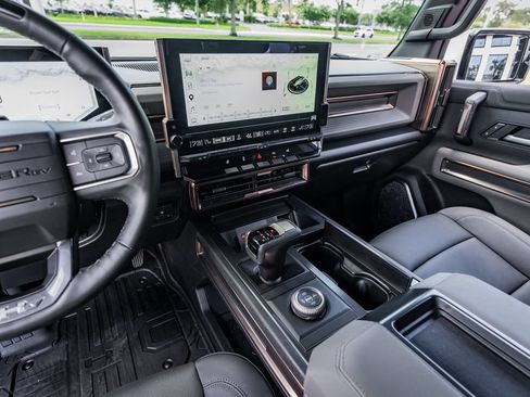 Used 2025 GMC Hummer EV 2X AWD/4WD image 28