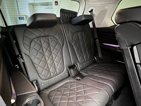Certified 2024 BMW X7 xDrive40i w/ Premium Package image 9