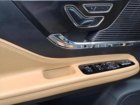 Used 2022 Lincoln Corsair Reserve w/ Equipment Group 201A image 17