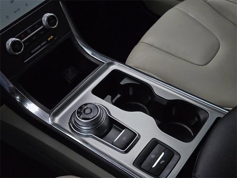 Used 2022 Ford Edge Titanium image 25