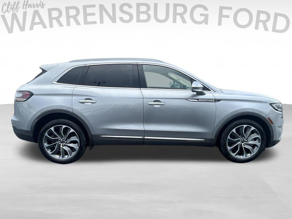 Used 2022 Lincoln Nautilus Reserve w/ Luxury Package AWD/4WD image 8