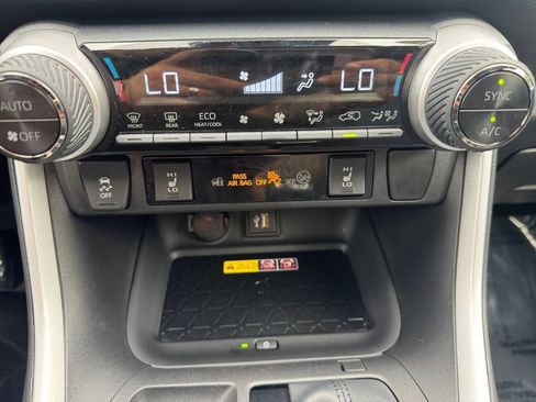 Used 2023 Toyota RAV4 XSE AWD/4WD image 23