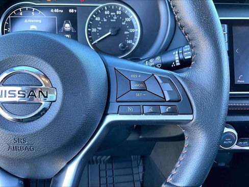 Used 2020 Nissan Kicks SR image 24