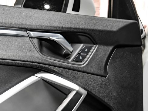 Used 2020 Audi Q3 2.0T Premium w/ Convenience Package image 47