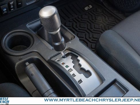 Used 2008 Toyota FJ Cruiser 4WD image 22