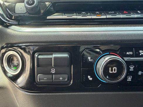 Used 2022 Chevrolet Silverado 1500 LT AWD/4WD image 37
