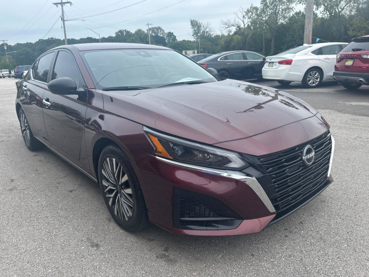 Used 2024 Nissan Altima 2.5 SV FWD image 3