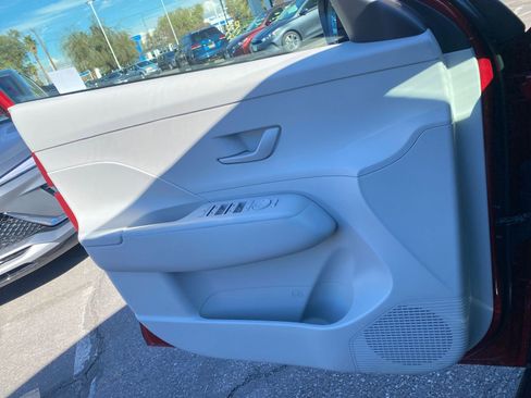 Used 2025 Hyundai Kona SEL image 20