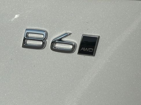 New 2026 Volvo XC90 B6 Plus w/ Protection Package Premier image 9