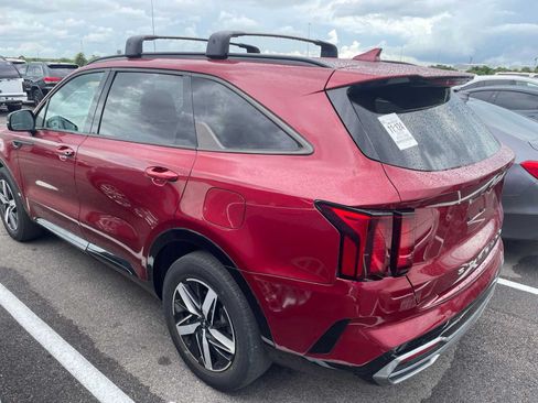 Used 2022 Kia Sorento S FWD image 2