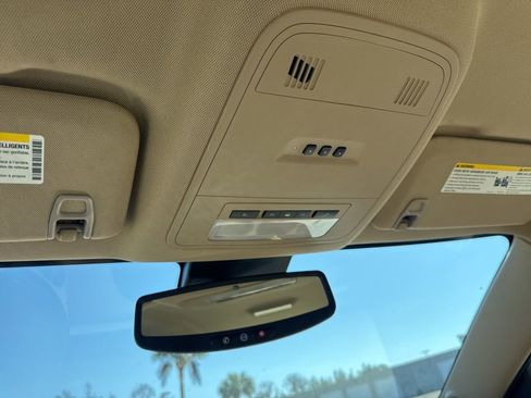 Used 2010 Buick LaCrosse CXS image 25